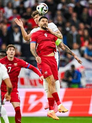GELSENKIRCHEN - (l-r) John Stones of England, Aleksandar Mitrovic of Serbia during the UEFA EURO, EM, Europameisterschaft,Fussball 2024 group C match between Serbia and England at Veltins Arena on June 16, 2024 in Gelsenkirchen, Germany. ANP Hollandse Hoogte UEFA EURO 2024 2024 xVIxANPxSportx xGerritxvanxKeulenxIVx 501261561 originalFilename: 501261561.jpg