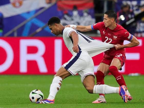 Serbia v England UEFA EURO, EM, Europameisterschaft,Fussball 2024 Group C SaÅ¡a LukiÄ? of Serbia battles with Jude Bellingham of England during the UEFA Euro 2024 Group C match between Serbia and England at Veltins-Arena, Gelsenkirchen Copyright: xPaulxChestertonx FIL-20270-0028 UK Newspapers OUT