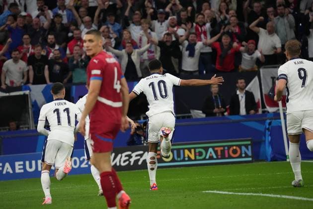 16 06 2024, Veltins Arena, Gelsenkirchen, GER, EM UEFA 2024, Group C, Serbia vs England, in the picture Jude Bellingham England is happy about the goal to 0 1 Defodi 506 20240616 hbr 0666 Defodi-506