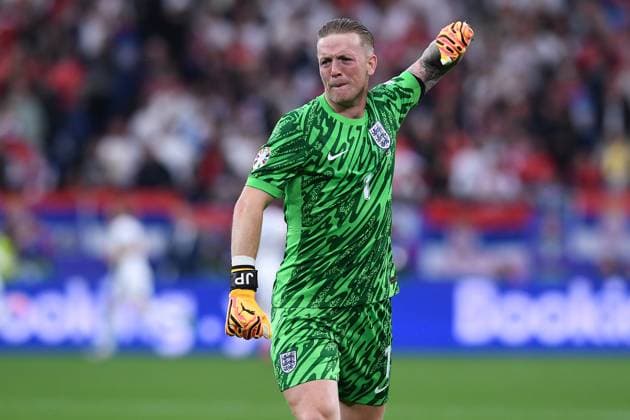 Soccer UEFA EURO 2024 Group Stage 1 Matchday Serbia England on 16 06 2024 at Arena AufSchalke in Gelsenkirchen Goal celebration Cheering Goal to 0 1 by Jude Bellingham England Jordan Pickford England xRx