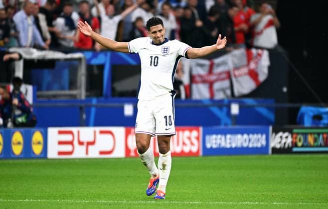 Football, European Championship, EURO 2024, Group C, Veltins Arena Gelsenkirchen Serbia England Cheers Jude Bellingham ENG after his goal for 0 1 Cheers, joy, action