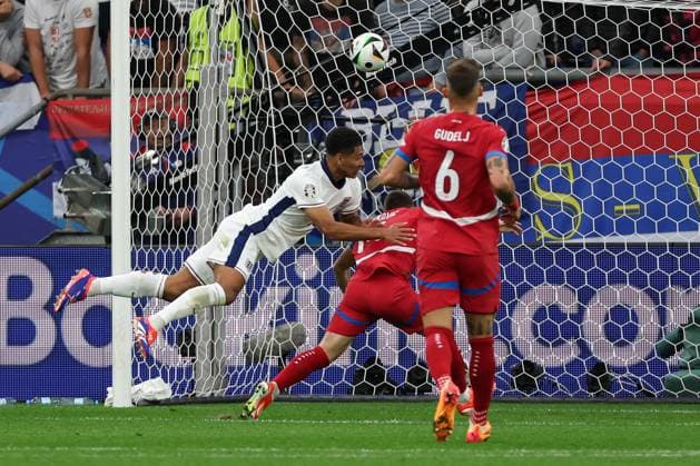 Euro 2024 Serbia England on 16 06 2024 at the Arena AufSchalke in Gelsenkirchen Jude Bellingham England, 10 scores the goal to make it 0 - 1 MH