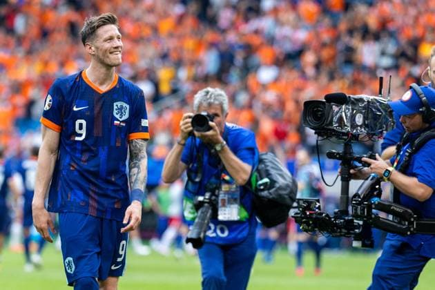 Poland v Netherlands - UEFA EURO, EM, Europameisterschaft,Fussball 2024 Wout Weghorst is playing during the UEFA Euro 2024 Group D match between Poland v Netherlands, at the stadium in Hamburg, Germany, on June 16, 2024. Hamburg Germany  Copyright: xAndrzejxIwanczukx originalFilename:iwanczuk-polandvn240616_npGk9.jpg