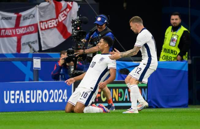 Cheers BELLINGHAM Jude l ENG after his goal for 0 1, r TRIPPIER Kieran ENG Preliminary round 1 matchday, Group C, Match M05, Serbia SRB England ENG , on 16 06 2024 in Gelsenkirchen Germany European Football Championship 2024 from 14 06 14 07 2024 in Germany Â