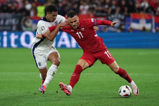 Euro 2024 Serbia England on 16 06 2024 at Arena AufSchalke in Gelsenkirchen Filip Kostic Serbia, 11 in duel with Jude Bellingham England, 10 MH