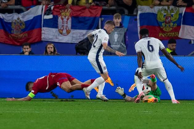 UEFA EURO 2024 group match Serbia England 16 06 2024 Aleksandar Mitrovic Serbia, 9 comes down against Kieran Trippier England, 12 UEFA EURO 2024 group match Serbia England Arena AufSchalke, Gelsenkirchen, on 16 06 2024 Copyright: xBEAUTIFULxSPORTS Meuselx