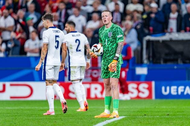 Jordan Pickford England, 1 John Stones England, 5 Kyle Walker England, 2 Serbia vs England, Men, Football, Matchday 1, EURO 2024, 16 06 2024, European Championship, Group C Serbia vs England, Men, Football, Matchday 1, EURO 2024, 16 06 2024, European Championship, Group C Gelsenkirchen Copyright: xEibner-Pressefoto BahhoxKarax EP_SRB
