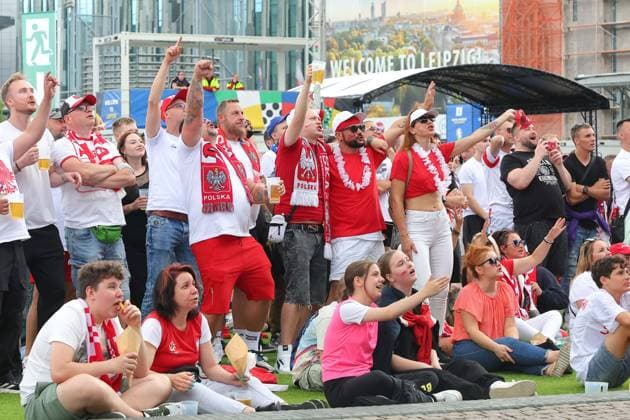 EURO 2024 Festival Leipzig UEFA EURO 2024 Leipzig, 16 06 2024, Augustusplatz, UEFA EURO 2024, UEFA EURO 2024 Festival In the picture Football fans watch the Poland Netherland match in the fan zone on Augustusplatz Leipzig ,