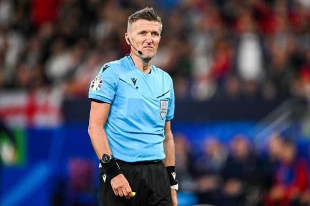 GELSENKIRCHEN - Referee Daniele Orsato during the UEFA EURO, EM, Europameisterschaft,Fussball 2024 group C match between Serbia and England at Veltins Arena on June 16, 2024 in Gelsenkirchen, Germany. ANP Hollandse Hoogte UEFA EURO 2024 2024 xVIxANPxSportx xGerritxvanxKeulenxIVx 501267937 originalFilename: 501267937.jpg