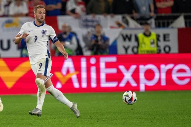 GER, EURO 2024, Group C, Serbia SRB vs England GBR 16 06 2024, Arena AufSchalke, Gelsenkirchen, GER, EURO 2024, Group C, Serbia SRB vs England GBR In the picture Harry Kane England GBR, 09 the ball passes by single action, full body full body cropping, single image, action, action scene gestures, facial expressions, emotions nordphotoxGmbHxx xDenkinger nph00015