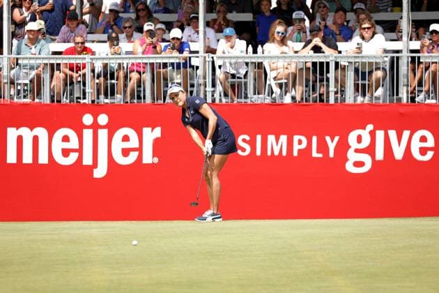 GRAND RAPIDS, MI - JUNE 16: LPGA, Golf Damen golfer Lexi Thompson putts on the 18th hole during a playoff at the LPGA Meijer LPGA Classic for Simply Give on June 16th, 2024, at Blythefield Country Club in Grand Rapids, Michigan. (Photo by Brian Spurlock Icon Sportswire) GOLF: JUN 16 LPGA Meijer LPGA Classic for Simply Give EDITORIAL USE ONLY Icon24061642