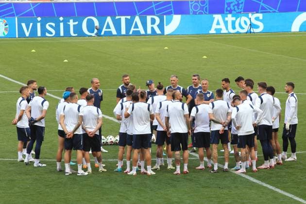 EURO 2024, Nationalteam RumÃ¤nien, Training 16th June 2024; Munich Football Arena, Munich, Germany; Euro 2024 Group E Football, Romania versus Ukraine; Romania training with coach Edward Iordanescu one day ahead of the match.  ActionPlus12655583 PierrexTeyssot
