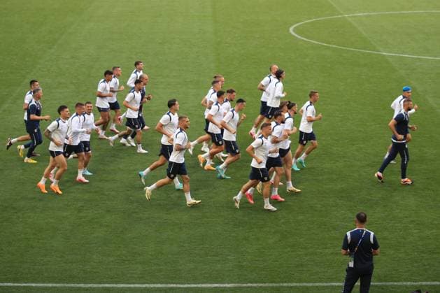 EURO 2024, Nationalteam RumÃ¤nien, Training 16th June 2024; Munich Football Arena, Munich, Germany; Euro 2024 Group E Football, Romania versus Ukraine; Romania training with coach Edward Iordanescu one day ahead of the match.  ActionPlus12655586 PierrexTeyssot