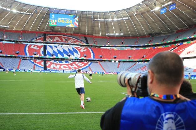 EURO 2024, Nationalteam RumÃ¤nien, Training 16th June 2024; Munich Football Arena, Munich, Germany; Euro 2024 Group E Football, Romania versus Ukraine; Romania training with coach Edward Iordanescu one day ahead of the match.  ActionPlus12655592 PierrexTeyssot