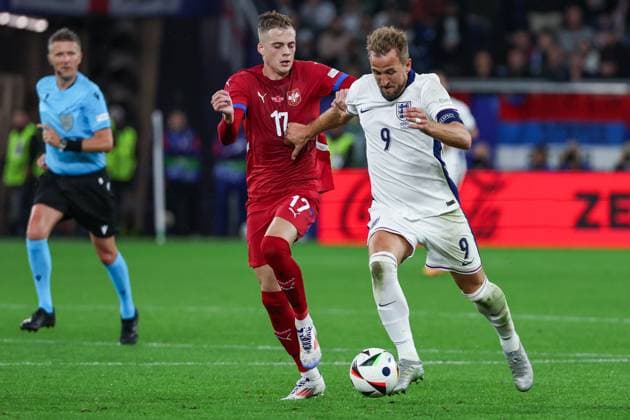 Euro 2024 Serbia England on 16 06 2024 at the Arena AufSchalke in Gelsenkirchen Ivan Ilic Serbia, 17 vs Harry Kane England, 9 MH
