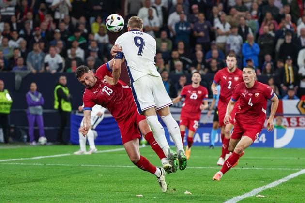 Euro 2024 Serbia England on 16 06 2024 at Arena AufSchalke in Gelsenkirchen Harry Kane England, 9 in header duel with Milos Veljkovic Serbia, 13 MH