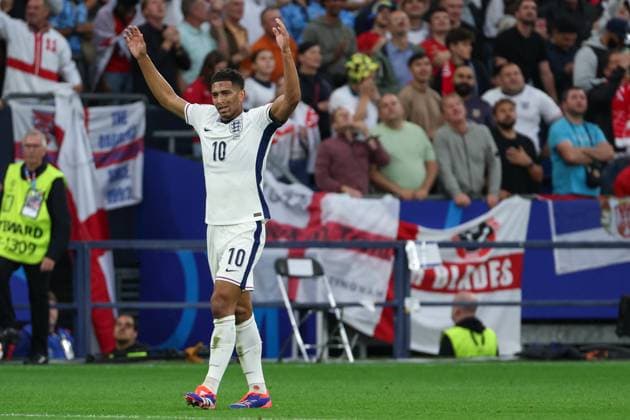 Euro 2024 Serbia England on 16 06 2024 in the Arena AufSchalke in Gelsenkirchen Cheering, goal celebration, goal scorer, goal scorer Jude Bellingham England, 10 cheers after his goal for 0 to 1 MH