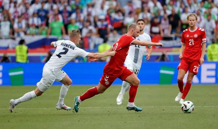 (240617) -- STUTTGART, June 17, 2024 -- Christian Eriksen (2nd L) of Denmark breaks through during the UEFA EURO, EM, Europameisterschaft,Fussball 2024 Group C match between Denmark and Slovenia in Stuttgart, Germany on June 16, 2024. (Photo by Xinhua) (SP)GERMANY-STUTTGART-FOOTBALL-EURO 2024-DENMARK VS SLOVENIA PhilippexRuiz 