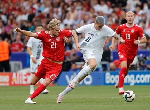 (240617) -- STUTTGART, June 17, 2024 -- Morten Hjulmand (L) of Denmark vies with Benjamin Sesko of Slovenia during the UEFA EURO, EM, Europameisterschaft,Fussball 2024 Group C match between Denmark and Slovenia in Stuttgart, Germany on June 16, 2024. (Photo by Xinhua) (SP)GERMANY-STUTTGART-FOOTBALL-EURO 2024-DENMARK VS SLOVENIA PhilippexRuiz 