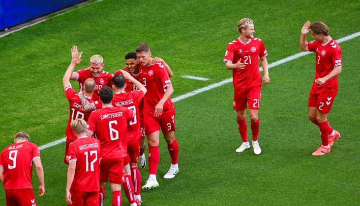 Joachim Andersen Denmark , Morten Hjulmand Denmark , Jannik Vestergaard Denmark , Alexander Bah Denmark , Jonas Wind Denmark , Christian Eriksen Denmark and Andreas Christensen Denmark celebrate their teams goal, UEFA EURO 2024 Group C, Slovenia vs Denmark, Arena Stuttgart on June 16, 2024 in Stuttgart, Germany Photo by Silas Schueller DeFodi Images Joachim Andersen Denmark , Morten Hjulmand Denmark , Jannik Vestergaard Denmark , Alexander Bah Denmark , Jonas Wind Denmark , Christian Eriksen Denmark and Andreas Christensen Denmark celebrate their goal, UEFA EURO 2024 Group C, Slovenia vs Denmark, Arena Stuttgart on June 16, 2024 in Stuttgart, Germany Photo by Silas Schueller DeFodi Images Defodi 0582008453st Defodi-738