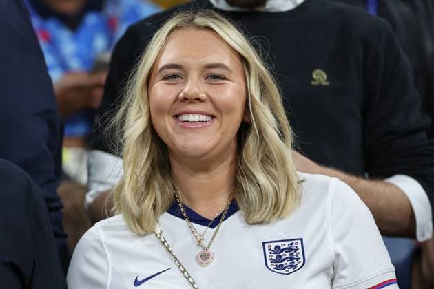 EM 2024: Serbien - England am 16.06.2024 in der Arena AufSchalke in Gelsenkirchen Katie Goodland, wife of Harry Kane (England, 9) *** Euro 2024 Serbia England on 16 06 2024 in the Arena AufSchalke in Gelsenkirchen Katie Goodland, wife of Harry Kane England, 9 MH