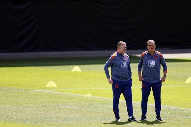 WOLFSBURG - (l-r) National coach Ronald Koeman and assistant coach Dwight Lodeweges during a training session of the Dutch national team, Nationalteam in the AOK Stadium on June 17, 2024 in Wolfsburg, Germany. The Dutch national team is preparing for the group match at the European Football Championship in Germany against France. ANP KOEN VAN WEEL UEFA EURO, EM, Europameisterschaft,Fussball 2024 Germany 2024 xVIxANPxSportx xxANPxIVx 501311626 originalFilename: 501311626.jpg