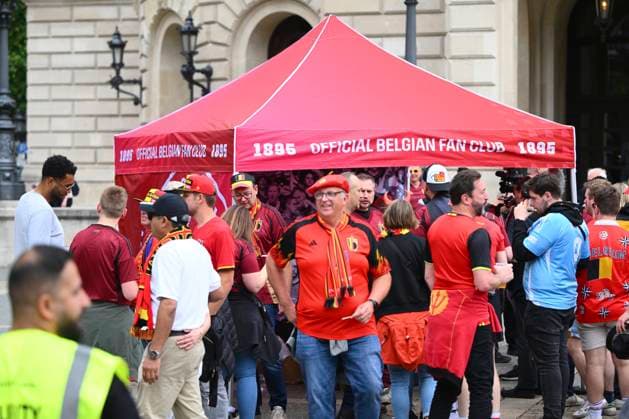 Belgium v Slovakia Group E - UEFA EURO, EM, Europameisterschaft,Fussball 2024 FRANKFURT AM MAIN, GERMANY - JUNE 17 : Supporters and fans ahead of the UEFA EURO 2024 European Football Championship tournament group E stage match between Belgium and Slovakia at Frankfurt Arena on June 17, 2024 in Frankfurt am Main, Germany, 17 06 2024 Frankfurt am Main Germany  Copyright: xVincentxKalutx