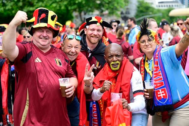 Belgium v Slovakia Group E - UEFA EURO, EM, Europameisterschaft,Fussball 2024 FRANKFURT AM MAIN, GERMANY - JUNE 17 : Supporters and fans ahead of the UEFA EURO 2024 European Football Championship tournament group E stage match between Belgium and Slovakia at Frankfurt Arena on June 17, 2024 in Frankfurt am Main, Germany, 17 06 2024 Frankfurt am Main Germany  Copyright: xPeterxDexVoechtx