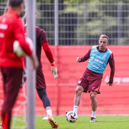 17.06.2024 HANNOVER, NIEMCY PILKA NOZNA (FOOTBALL) UEFA EURO, EM, Europameisterschaft,Fussball 2024 - CENTRUM TRENINGOWE REPREZENTACJI POLSKI - HANNOVER 96 ACADEMIE KONFERENCJA PRASOWA I TRENING REPREZENTACJI POLSKI NZ KAMIL GROSICKI FOTO LUKASZ GROCHALA CYFRASPORT NEWSPIX.PL --- Newspix.pl  20240617CSLG0104