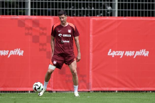 HANOWER 17.06.2024 TRENING REPREZENTACJI POLSKI NA EURO 2024 --- POLISH FOOTBALL national team, Nationalteam TRAINING SESSION ON EURO 2024 IN HANOVER ROBERT LEWANDOWSKI FOT. PIOTR KUCZA FOTOPYK NEWSPIX.PL --- Newspix.pl  240617PYK1048