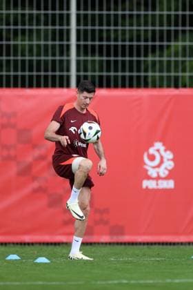 HANOWER 17.06.2024 TRENING REPREZENTACJI POLSKI NA EURO 2024 --- POLISH FOOTBALL national team, Nationalteam TRAINING SESSION ON EURO 2024 IN HANOVER ROBERT LEWANDOWSKI FOT. PIOTR KUCZA FOTOPYK NEWSPIX.PL --- Newspix.pl  240617PYK1063