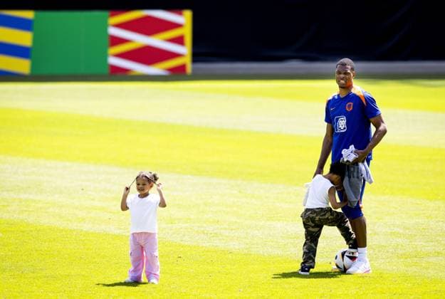 WOLFSBURG - Denzel Dumfries during a training session of the Dutch national team, Nationalteam at the AOK Stadium on June 17, 2024 in Wolfsburg, Germany. The Dutch national team is preparing for the group match at the European Football Championship in Germany against France. ANP KOEN VAN WEEL UEFA EURO, EM, Europameisterschaft,Fussball 2024 Germany 2024 xVIxANPxSportx xxANPxIVx 501319811 originalFilename: 501319811.jpg
