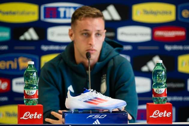 Davide Frattesi press conference, PK, Pressekonferenz The F50 Adidas football boot is seen in front of Davide Frattesi of Italy during a press conference. Italy will play their second match at the UEFA EURO, EM, Europameisterschaft,Fussball 2024 against Spain on 20 June 2024. Iserlohn Germany Copyright: xNicolòxCampox