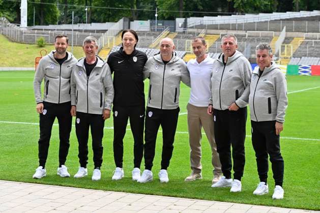 GER, UEFA European Championship 2024, Slovenian Base Camp Wuppertal 17 06 2023,Wuppertal ,Stadion am Zoo, GER, UEFA European Championship 2024, Slovenian Base Camp Wuppertal in the picture UEFA President Aleksander Ceferin Slovenia and Slovenian Football President Radenko Mijatovic Slovenia With the staff of the national team NordphotoxGmbHx xFreund nph00018