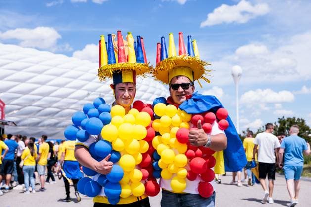 UEFA EURO 2024 Romania Ukraine 17 06 2024 Fans of Romania in costume in front of the arena UEFA EURO 2024 Romania Ukraine Munich Football Arena, Munich on 17 06 2024 Copyright: xBEAUTIFULxSPORTS Wunderlx
