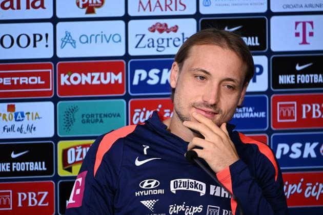 Neuruppin, Germany, 170624. Croatian national team, Nationalteam players Andrej Kramaric and Lovro Majer at the media conference of the Croatian national football team. Photo: Ante Cizmic CROPIX Croatia Copyright: xxAntexCizmicx xCROPIXx kramaric_majer16-170624