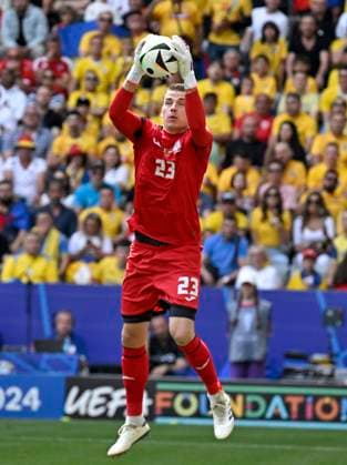 17 06 2024, Football UEFA EURO 2024, Preliminary round, Match 10, Romania Ukraine, in the Football Arena Munich Goalkeeper Andriy Lunin Ukraine