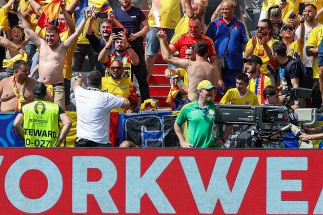 A Romania fan with pyro, Romania vs Ukraine football, UEFA Euro 2024, group stage, matchday 1, 17 06 2024 Munich Bavaria Germany Copyright: xkolbert-press ChristianxKolbertx