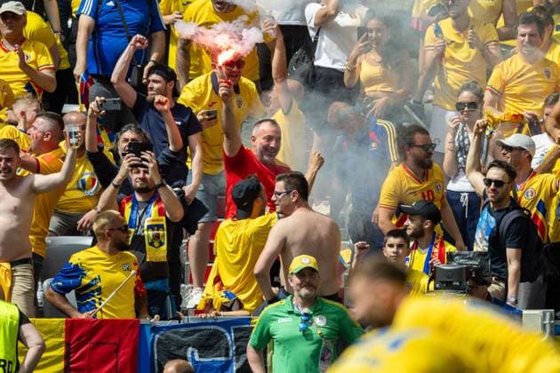 Fan with Phyro, after goal to 1 0 by Nicolae Claudiu Stanciu Romania, 21 , GER, Romania vs Ukraine, European Football Championship, UEFA EURO 2024, Group E, Matchday 1, 17 06 2024, GER, Romania vs Ukraine, European Football Championship, UEFA EURO 2024, Group E, Matchday 1, 17 06 2024 Munich Copyright: xEibner-Pressefoto SaschaxWaltherx EP_SWA