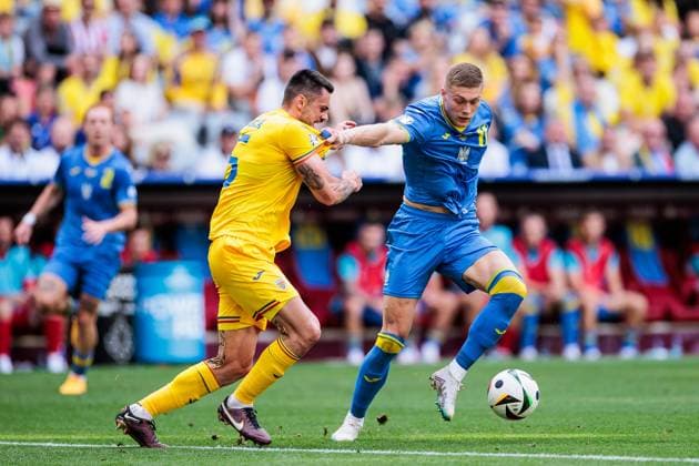 UEFA EURO 2024 Romania Ukraine 17 06 2024 duel Marius Mihai Marin Romania, 6 , Artem Dovbyk Ukraine, 11 UEFA EURO 2024 Romania Ukraine Munich Football Arena, Munich on 17 06 2024 Copyright: xBEAUTIFULxSPORTS Wunderlx