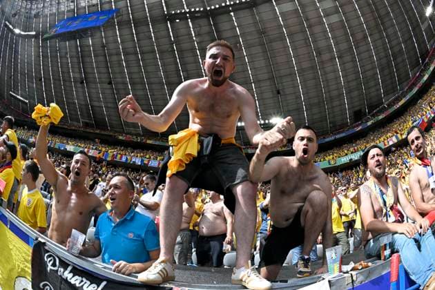 17 06 2024, Football UEFA EURO 2024, Preliminary round, Match 10, Romania Ukraine, at the Fußball Arena München The Romanian fans celebrate