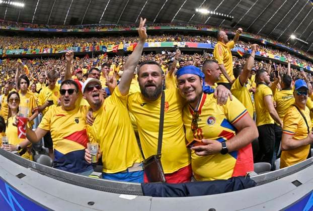 17 06 2024, Football UEFA EURO 2024, Preliminary round, Match 10, Romania Ukraine, at the Fußball Arena München The Romanian fans celebrate