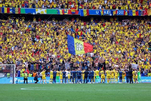 Soccer UEFA EURO 2024 Group Stage 1 Matchday Romania Ukraine on 17 06 2024 at Munich Football Arena in Munich The Romanian team celebrates the victory with their fans Fan xMSx