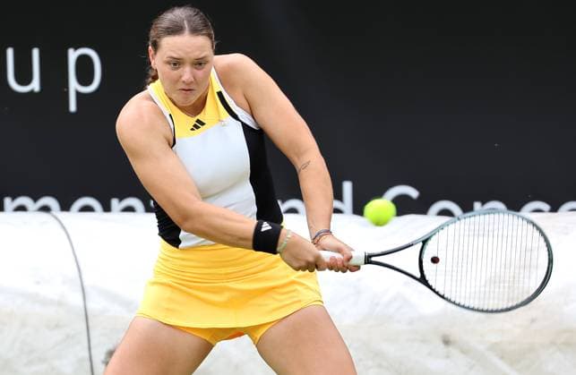 Berlin, 17 06 24, Tennis ecotrans Ladies Open Berlin at Steffi Graf Stadium Women, doubles, Hozumi and Ninomiya Japan Niemeier and Akugue Germany Niemeier returns a ball ecotrans Ladies Open Berlin 2024