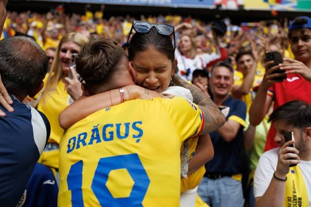 Denis Dragus with his wife during UEFA EURO, EM, Europameisterschaft,Fussball 2024 game between national teams of Romania and Ukraine at Allianz Arena, Munich, Germany (Maciej Rogowski) Munich Allianz Arena Germany Copyright: xMaciejxRogowskix romukr-15