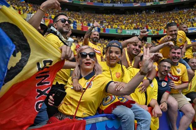 17 06 2024, Football UEFA EURO 2024, Preliminary round, Match 10, Romania Ukraine, at the Fußball Arena München The Romanian fans celebrate