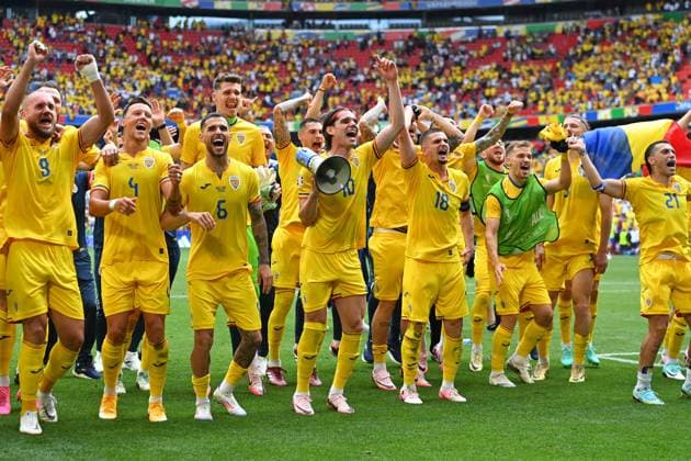 Final cheer,team photo,team, Ianis HAGI ROM with megaphone, cheering,joy,enthusiasm,action group phase group C Romania ROU Ukraine UKR 3 0, on 17 06 2024 Football Arena Munich, Football UEFA EURO 2024 GERMANY from 14 06 2024 14 07 2024
