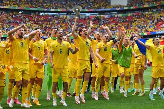 Final cheer,team photo,team, Ianis HAGI ROM with megaphone, cheering,joy,enthusiasm,action group phase group C Romania ROU Ukraine UKR 3 0, on 17 06 2024 Football Arena Munich, Football UEFA EURO 2024 GERMANY from 14 06 2024 14 07 2024