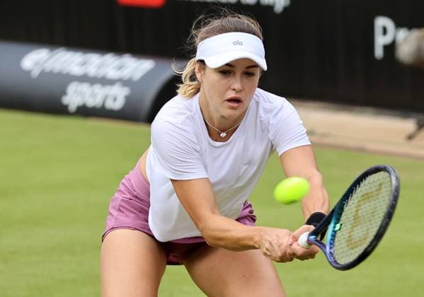 Berlin, 17 06 24, Tennis ecotrans Ladies Open Berlin at Steffi Graf Stadium Women, Singles, Hibino Japan Kalinskaya Russia Kalinskaya returns a ball ecotrans Ladies Open Berlin 2024