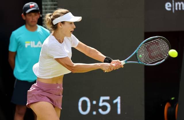 Berlin, 17 06 24, Tennis ecotrans Ladies Open Berlin at Steffi Graf Stadium Women, Singles, Hibino Japan Kalinskaya Russia Kalinskaya returns a ball ecotrans Ladies Open Berlin 2024